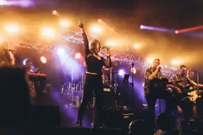 QWARK! Live voor een volle tent