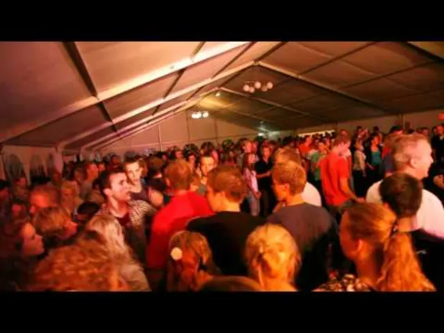 Bekijk QWARK! Live met Whole Lotta Rosie